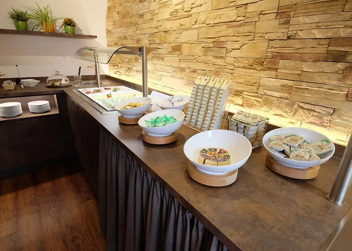 فندق Restaurant Neuhold 3*