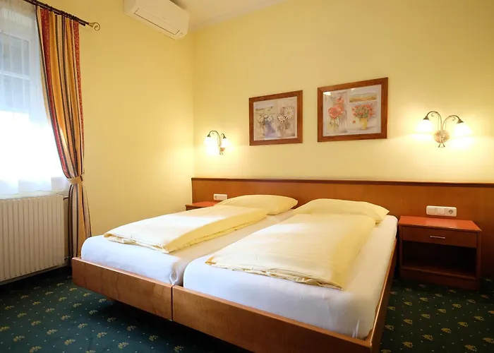 Restaurant Neuhold فندق